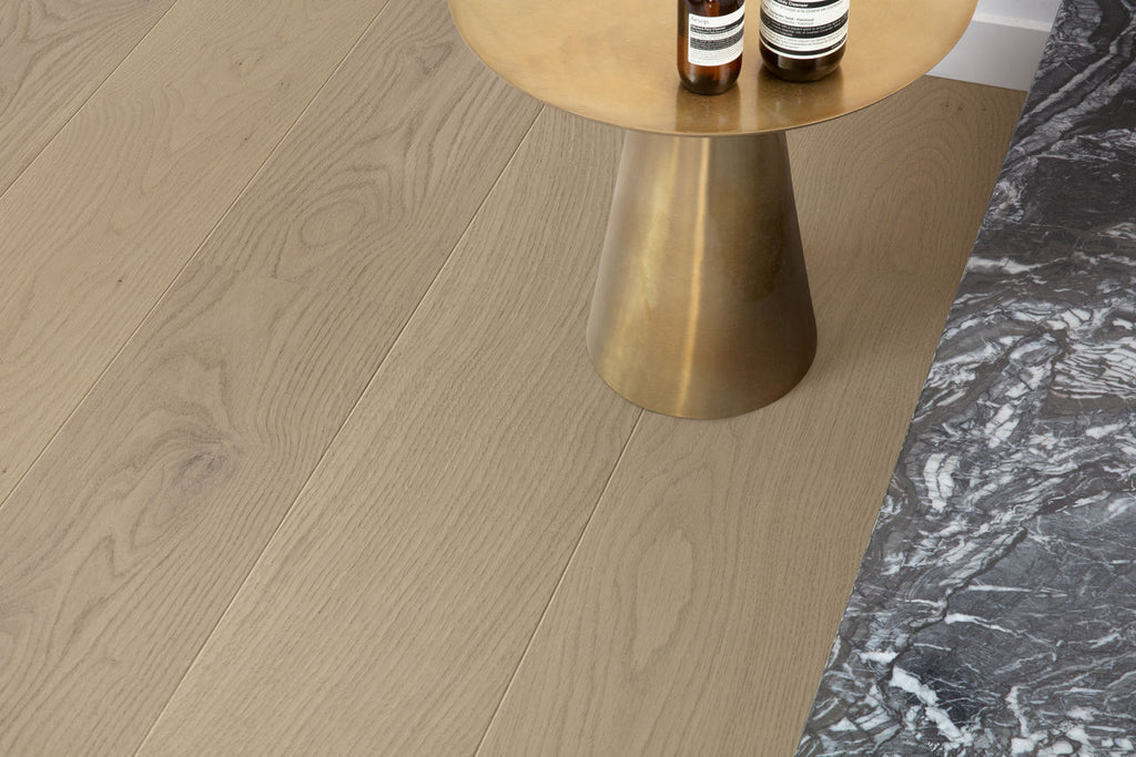 Quick-Step Amato 'Cliff Grey Oak Extra Matt' AMT3850 - 1.914m2 per pack