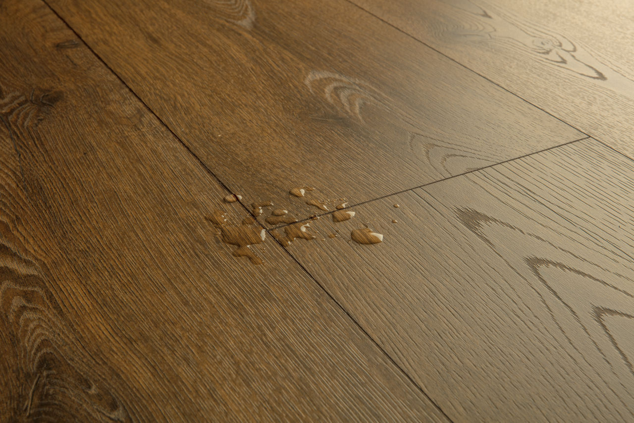 Quick-Step Classic 'Cocoa Brown Oak' CLM5793 - 1.596m2 per pack