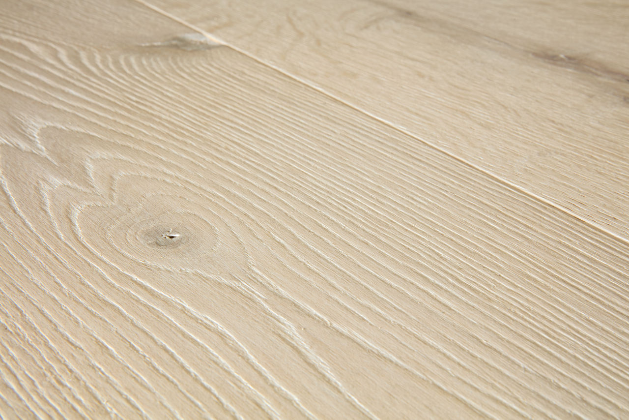 Quick-Step Massimo 'Frozen Oak Extra Matt' MAS3562T - 2.288m2 per pack