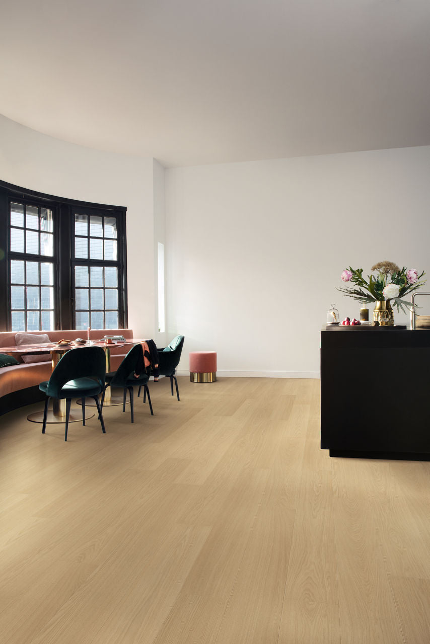 Quick-Step Perspective Nature 'Beige Varnished Oak' PEN4750 - 2.048m2 per pack