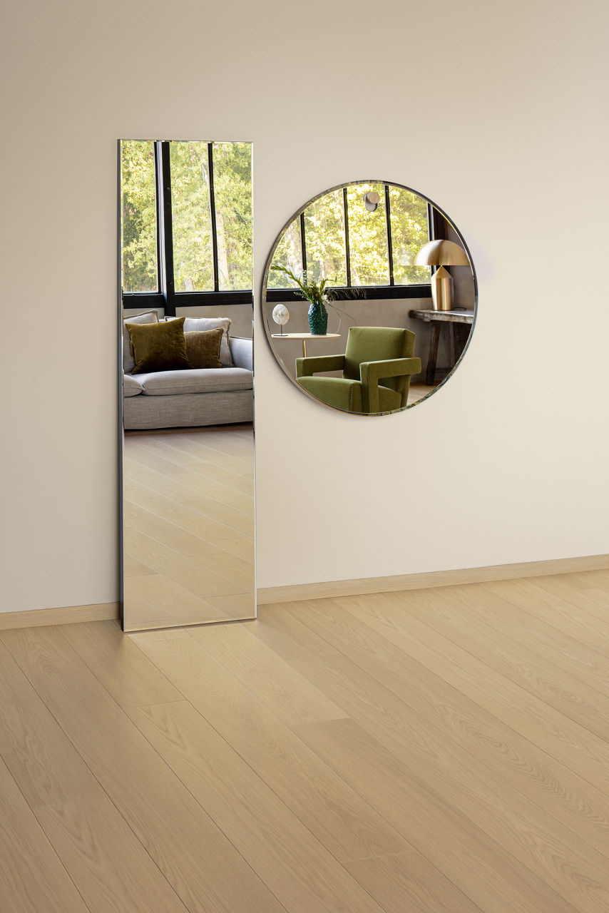 Quick-Step Perspective Nature 'Beige Varnished Oak' PEN4750 - 2.048m2 per pack