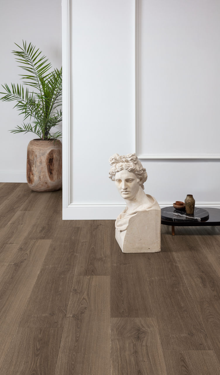Quick-Step Perspective Nature 'Brushed Oak Brown' PEN4766 - 2.048m2 per pack